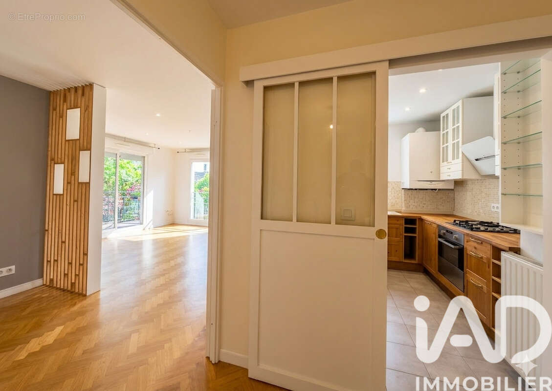 Photo 5 - Appartement à GENNEVILLIERS