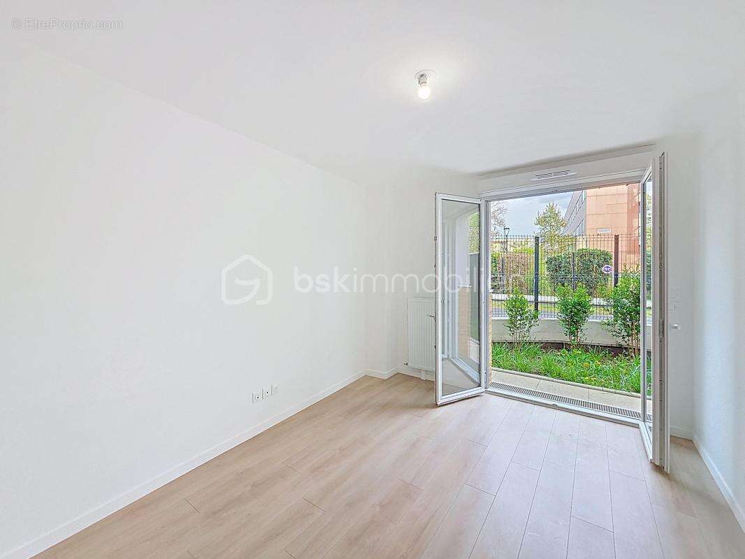 Appartement à COMBS-LA-VILLE