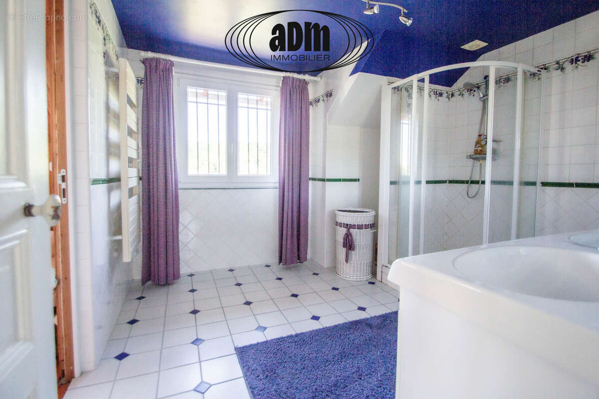 Maison à SAINT-CYR-SUR-MORIN