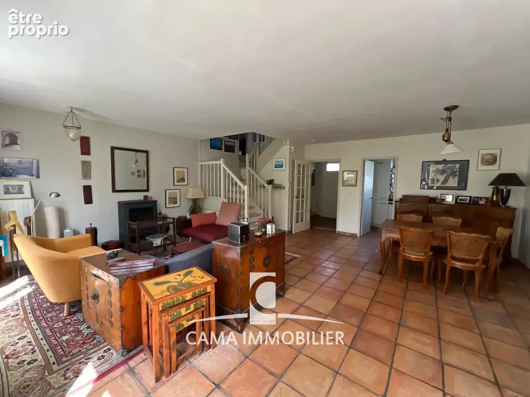 Exclusivité. Maison avec 5 chambres et un joli jardin paysager plein sud dans une residence recherchée. - photo 5