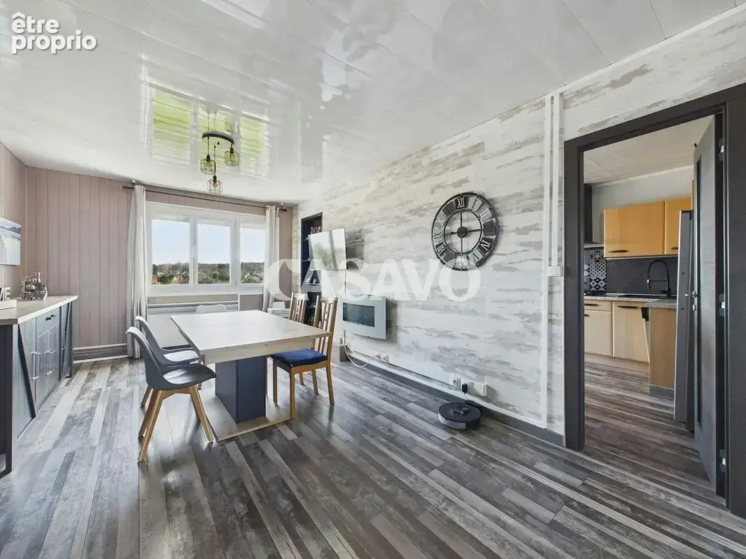 Vente Appartement 4 pièces de 74m² - 69800 Saint-Priest - photo 2
