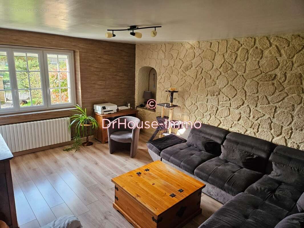 Maison à THENEUILLE