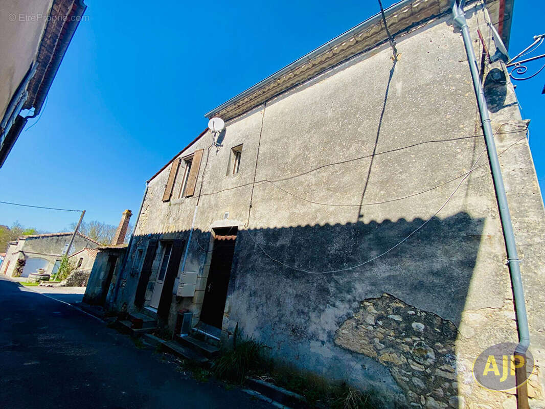 Appartement à SAINT-CHRISTOLY-MEDOC