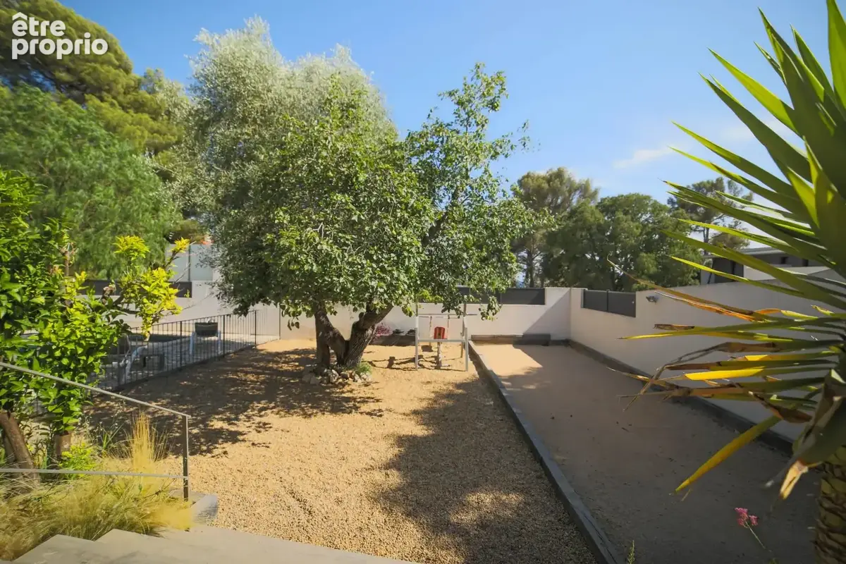 Maison 5 pièces 106 m² à vendre à La Ciotat (13600) - photo 3