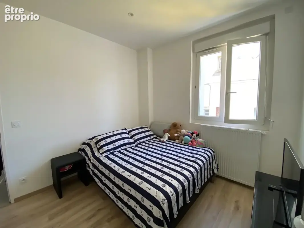 Saint-Martin-d'Hères   T4 91,59 m2 entièrement rénové, 3 chambres + bureau, terrasse 27 m2 vue dégagée - photo 6