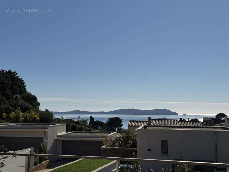 Maison à CARQUEIRANNE
