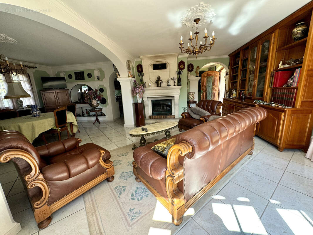 Maison à LES ISSAMBRES