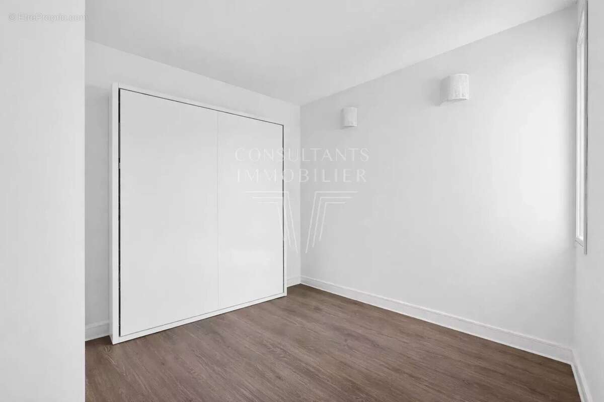 Appartement à NEUILLY-SUR-SEINE