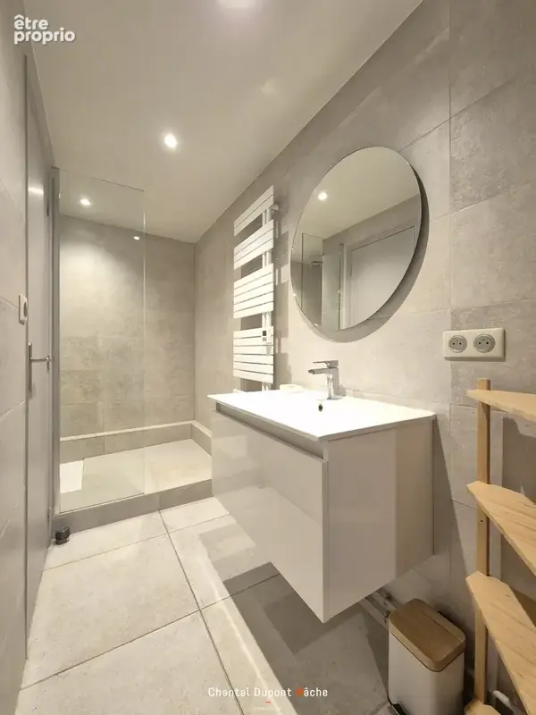 CHARTRES COEUR DE VILLE - Bel Appartement 2 pièces entièrement rénové avec gout et vendu meublé - photo 9