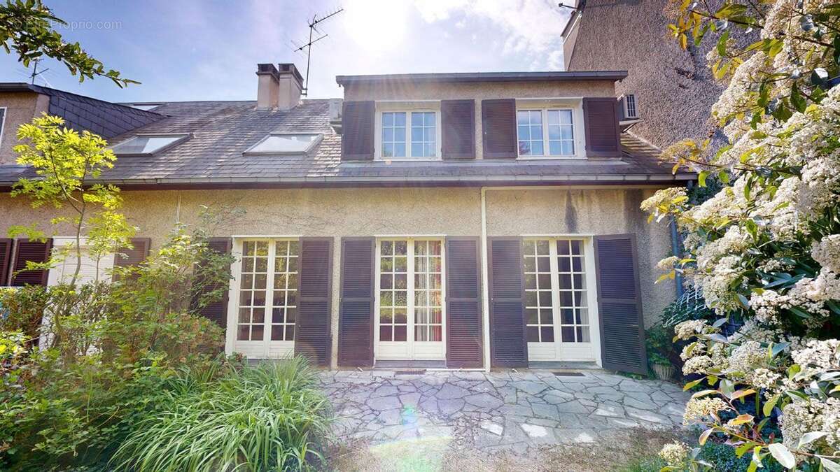 Maison à SAVIGNY-SUR-ORGE