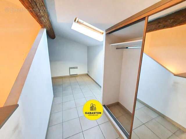 Appartement à MARSEILLE-1E