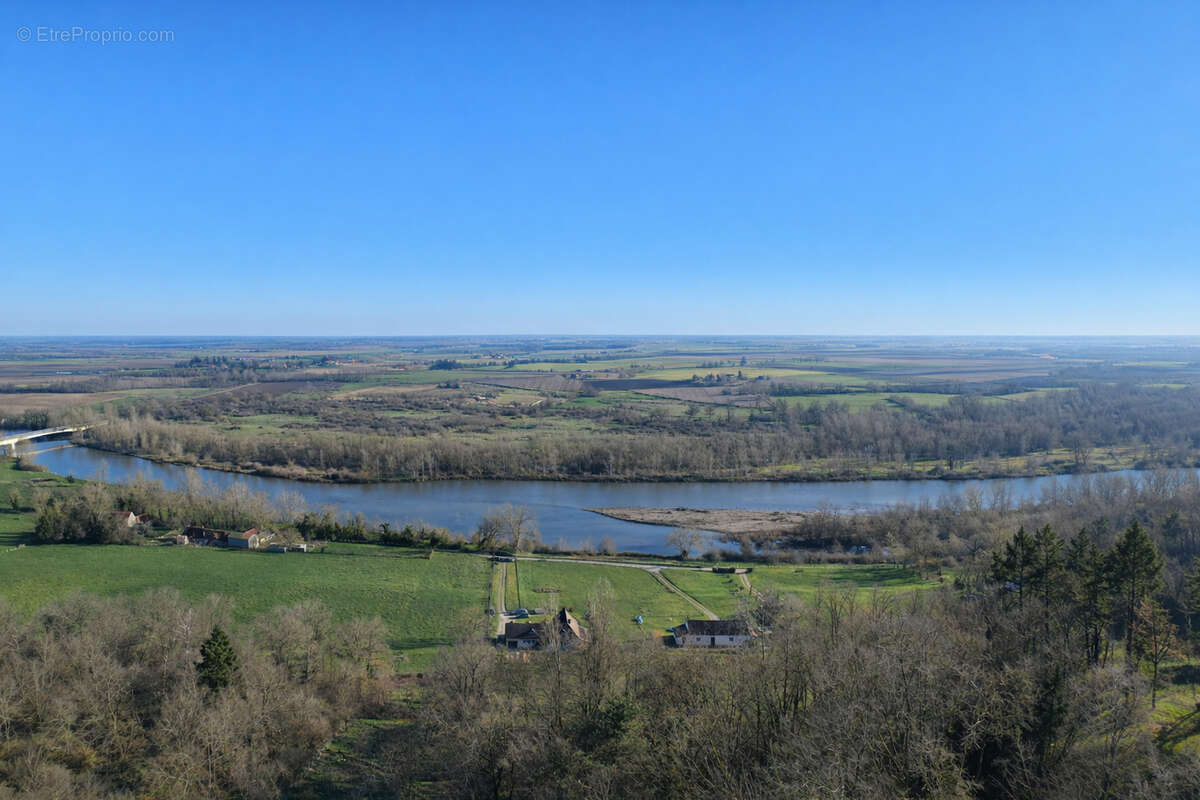 Maison à CHATEL-DE-NEUVRE