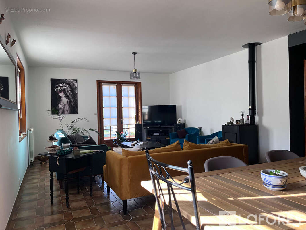 Maison située près du centre-ville - photo 6