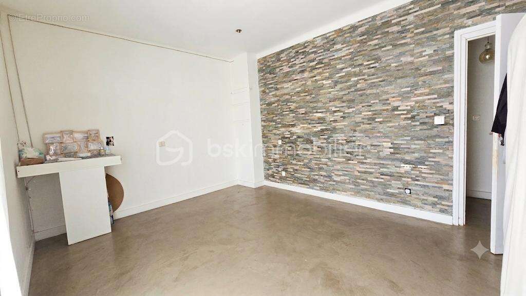 Frontignan – Appartement T5 de 110 m² avec garage de 40 m² et jardin privatif - photo 10