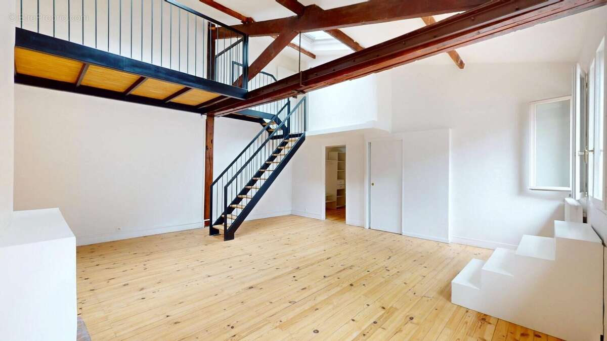 Appartement à PARIS-10E