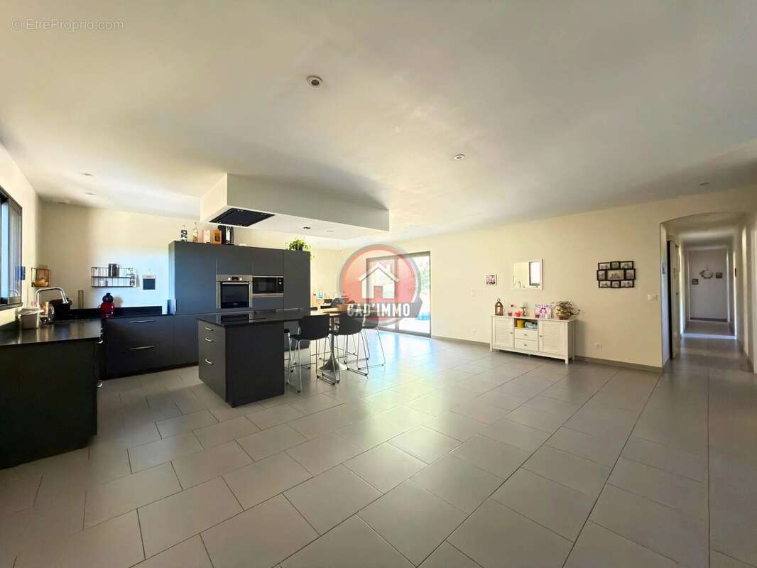 Maison plain-pied 160m², 5 chambres, proche Bergerac - photo 3