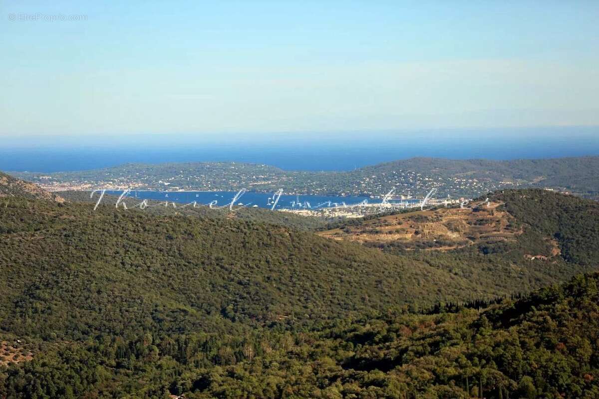 Maison à LA GARDE-FREINET