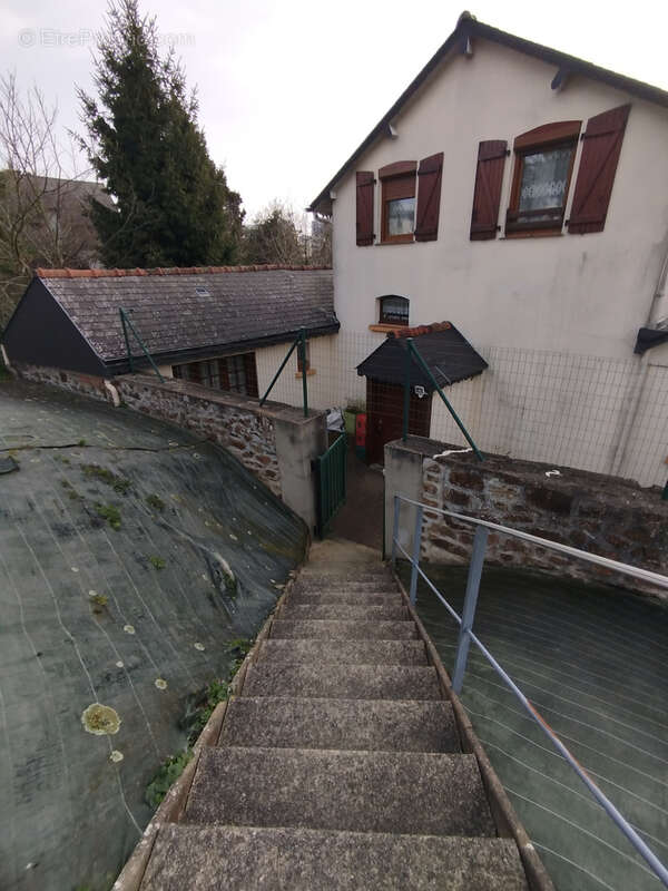 Maison à FOUGERES