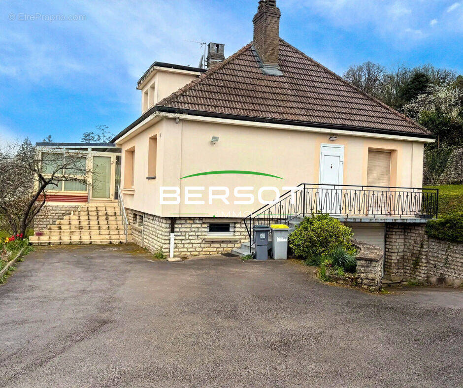Maison à MISEREY-SALINES