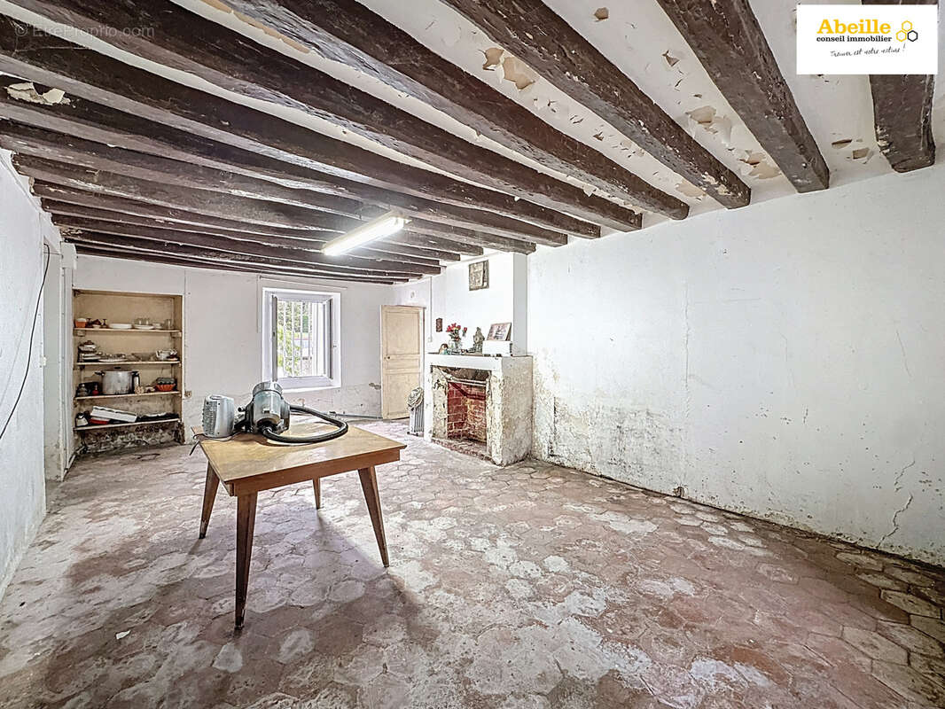 Maison à SAINT-MAURICE-MONTCOURONNE