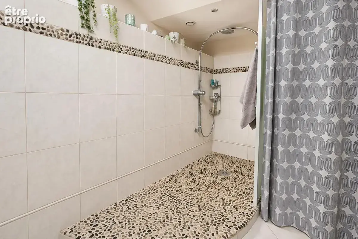 Spacieux duplex 181 m² avec cachet historique - Saintes - photo 13