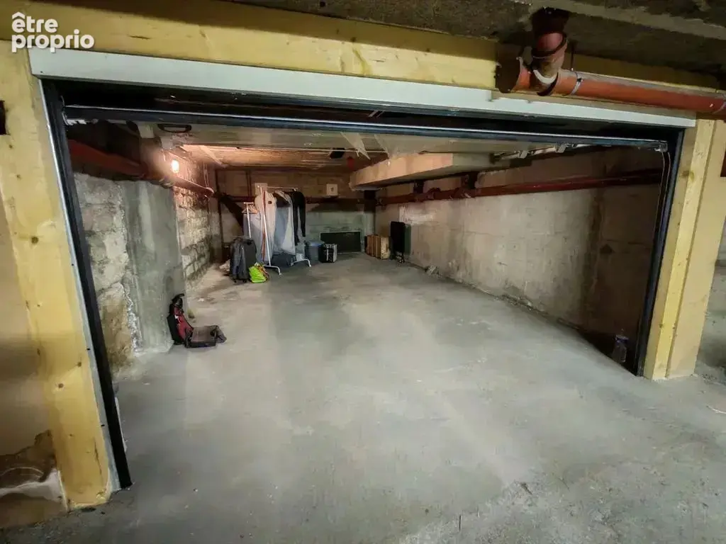 Parking à PARIS-10E
