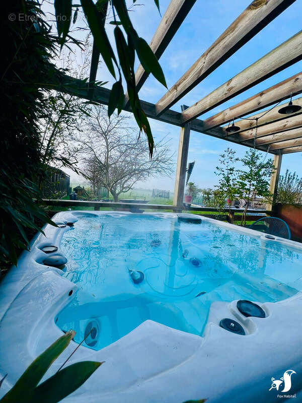 Maison à FONTAINE-AU-PIRE