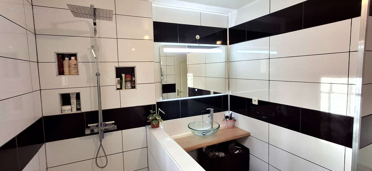 Maison à POILLY-SUR-THOLON