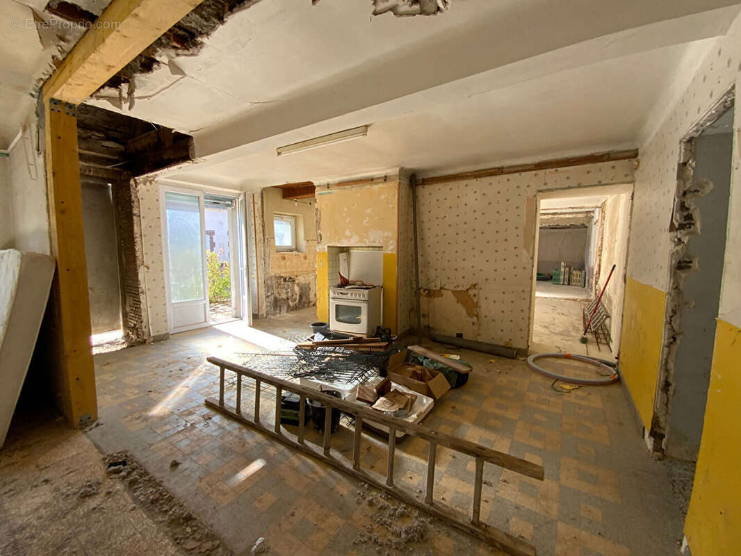 Maison à LE PAVILLON-SAINTE-JULIE