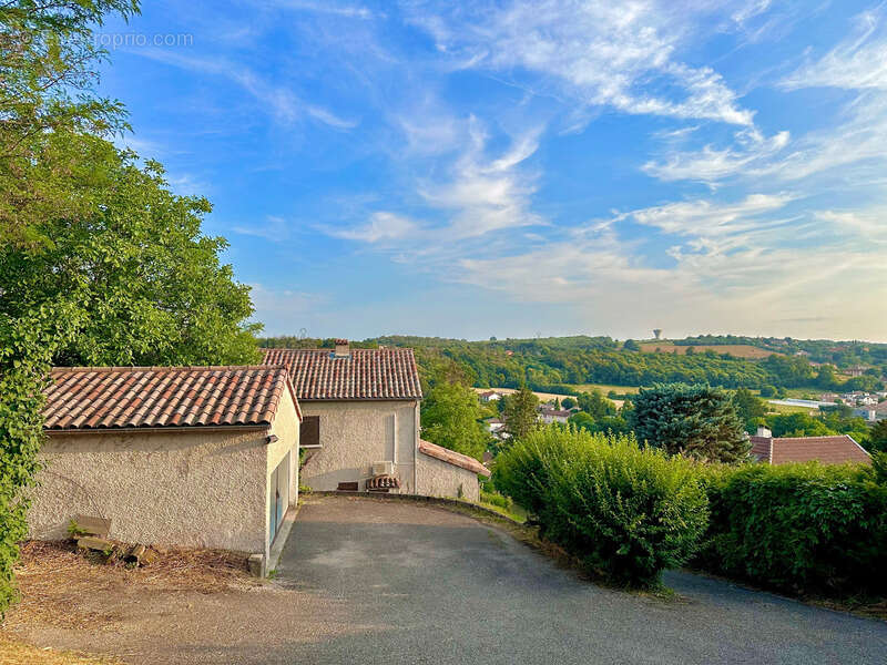 Dpt Rhône (69), à vendre CHAPONNAY maison P6 de 160 m² - Terrain de 1 450,00 m² - photo 14