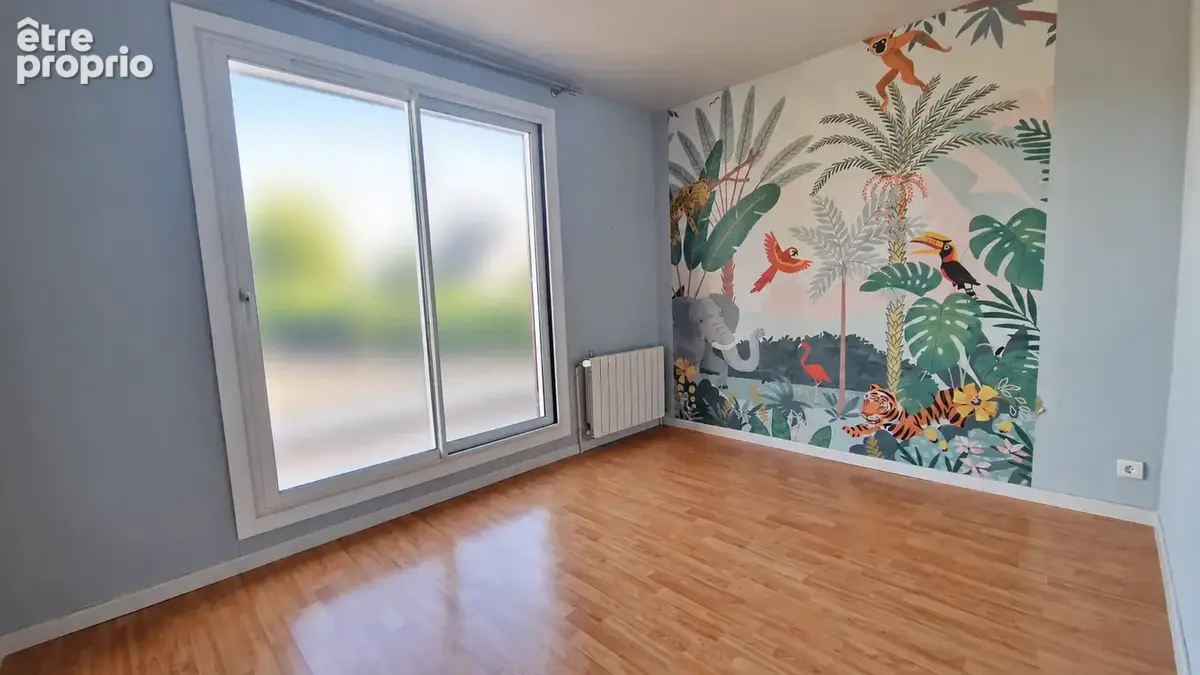 Maison familiale avec dépendance à Marly-la-Ville. - photo 6