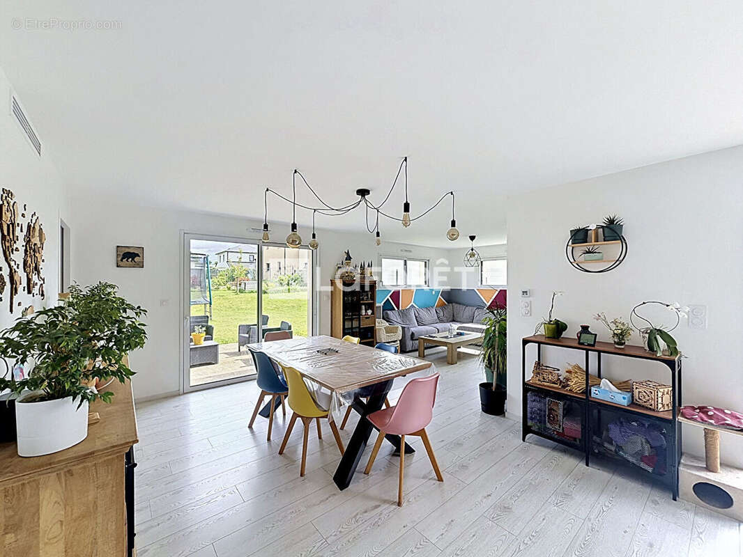 Maison de plain-pied centre Saint Georges Des Groseillers 130 m2 - photo 3