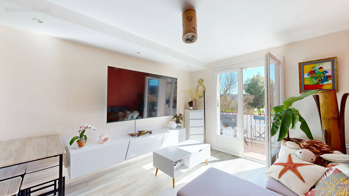Appartement à GREOUX-LES-BAINS