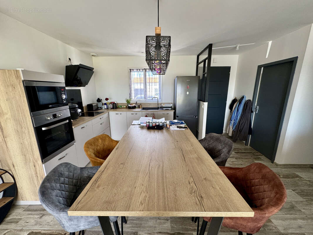 Maison à CHAILLEVETTE