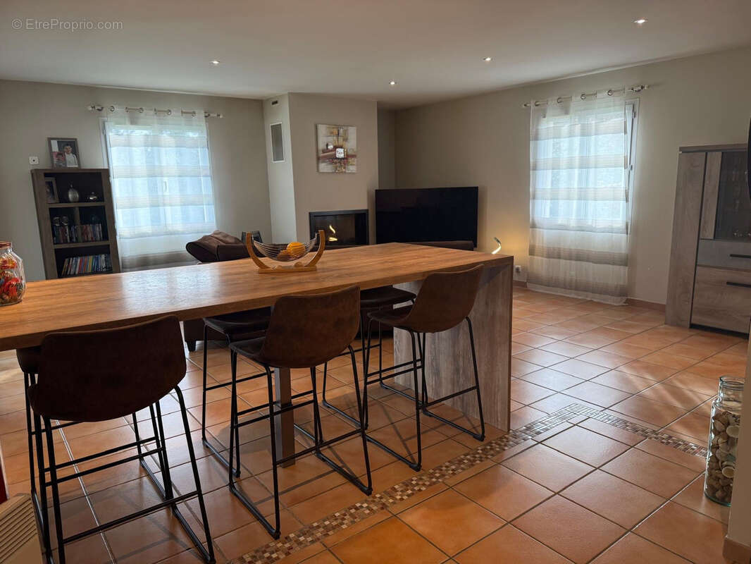 Maison à AVY