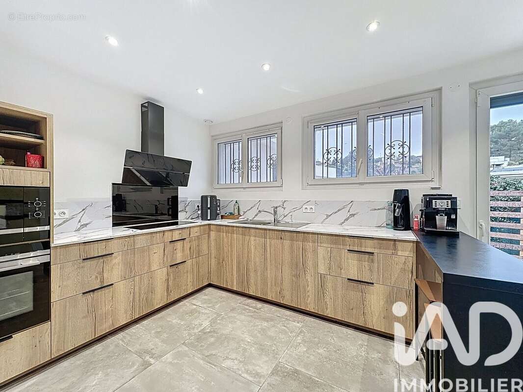 Maison 189 m² à Carnoux-En-Provence  - photo 5