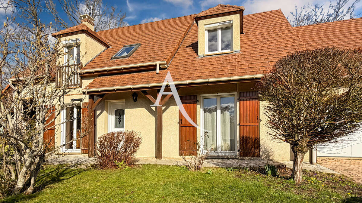 Maison à LE PERRAY-EN-YVELINES