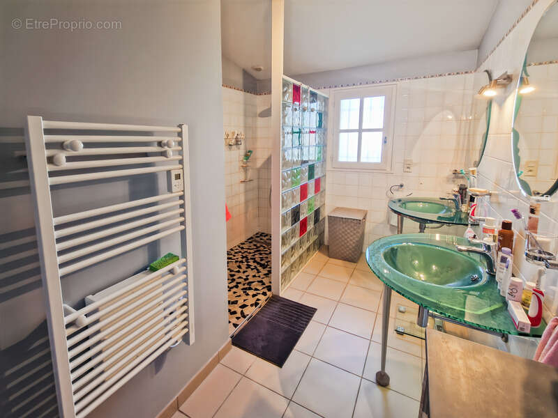 Maison à SAINT-JEAN-D'ANGELY