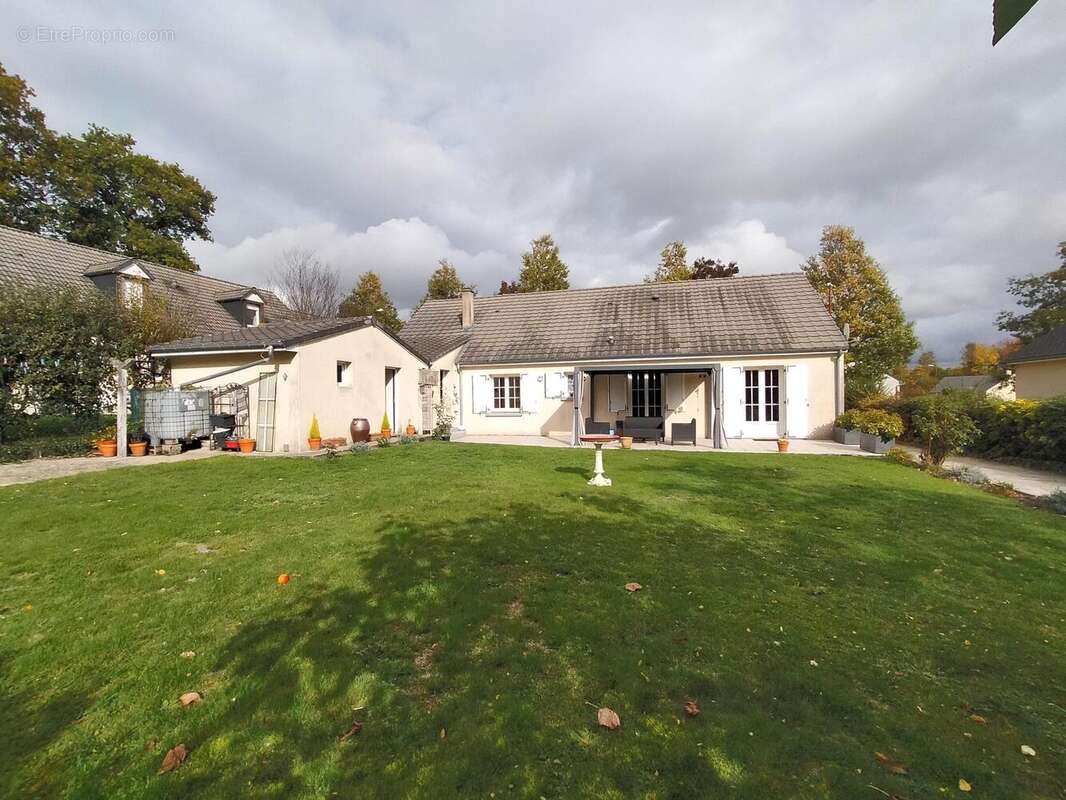 façade maison plain-pied Villaines la Juhel - Maison à VILLAINES-LA-JUHEL