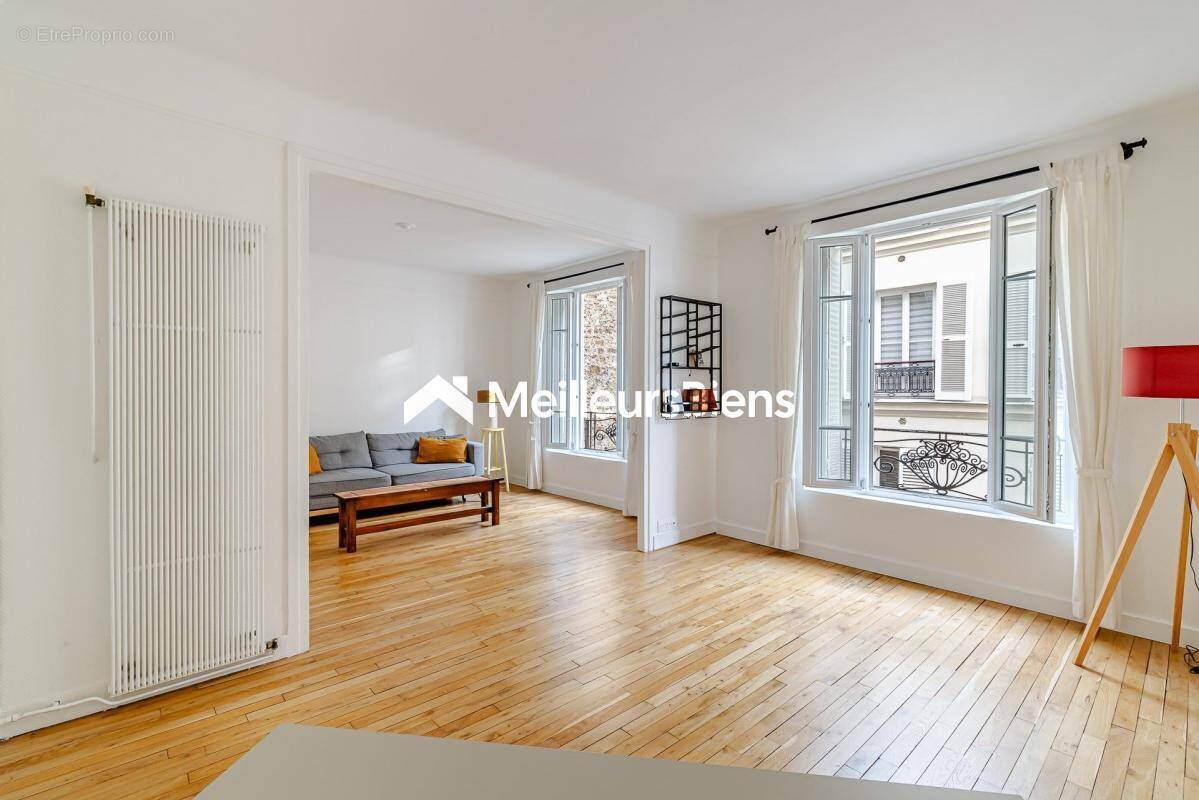 Appartement à PARIS-17E