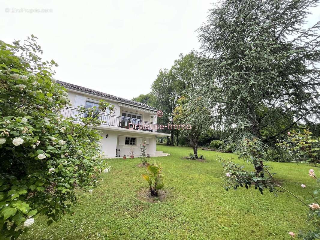 Maison à CHATEAU-L&#039;EVEQUE