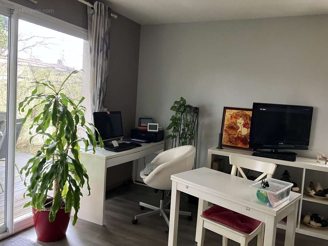 Appartement 45 m² à Lormont  - photo 2