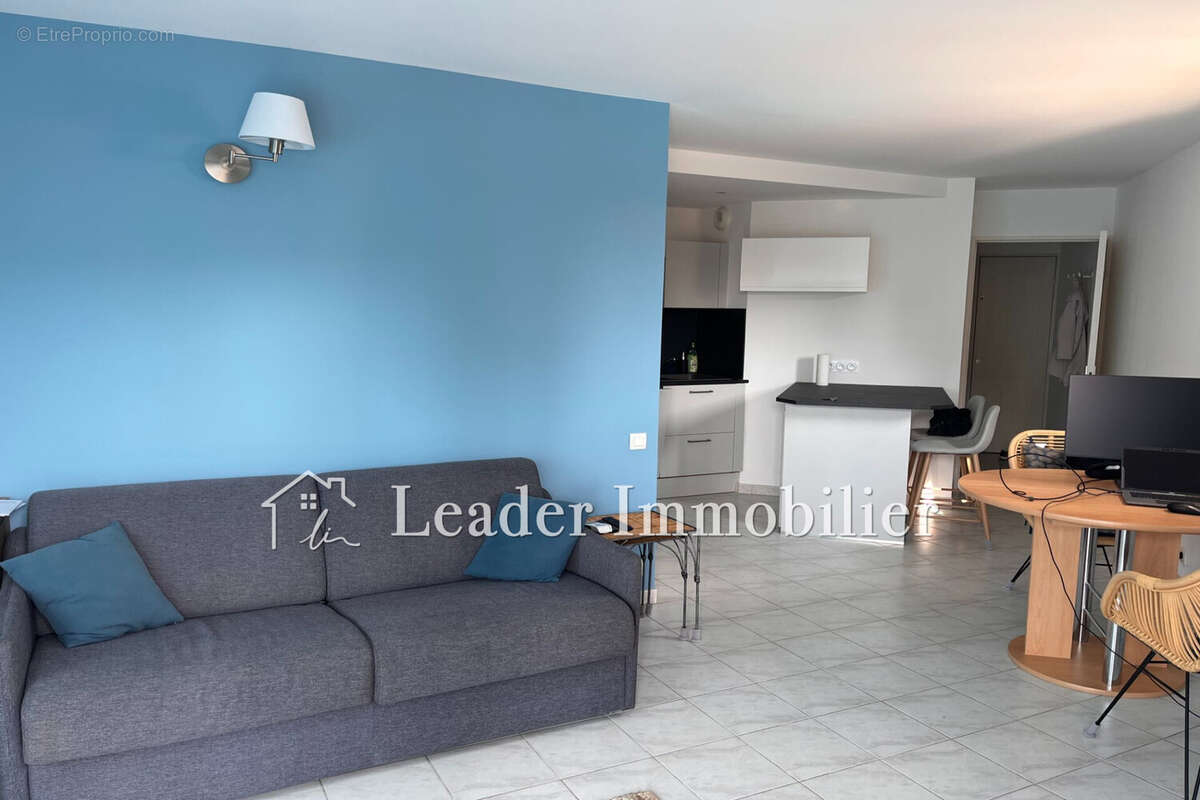 Appartement à VALLAURIS