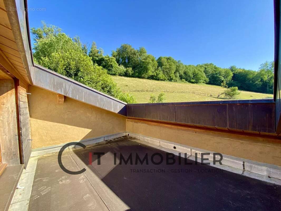 Maison à LES EPARRES