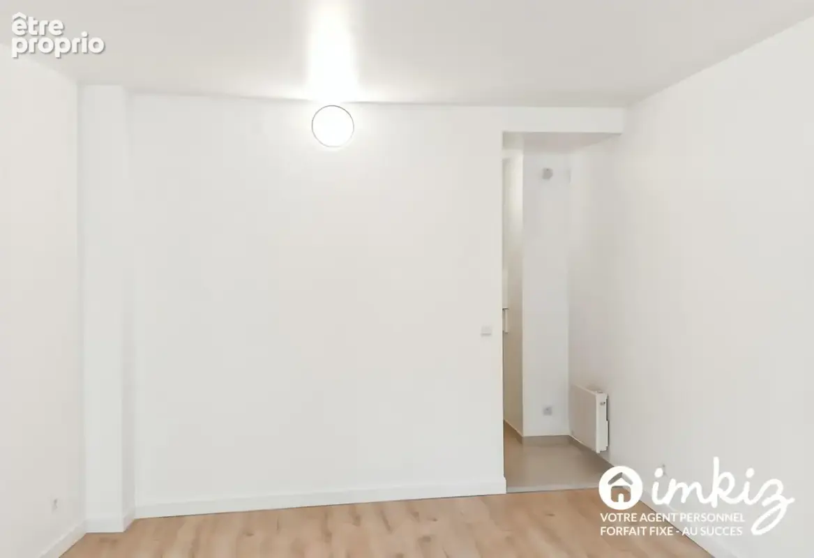 Studio rénové idéalement situé - photo 4