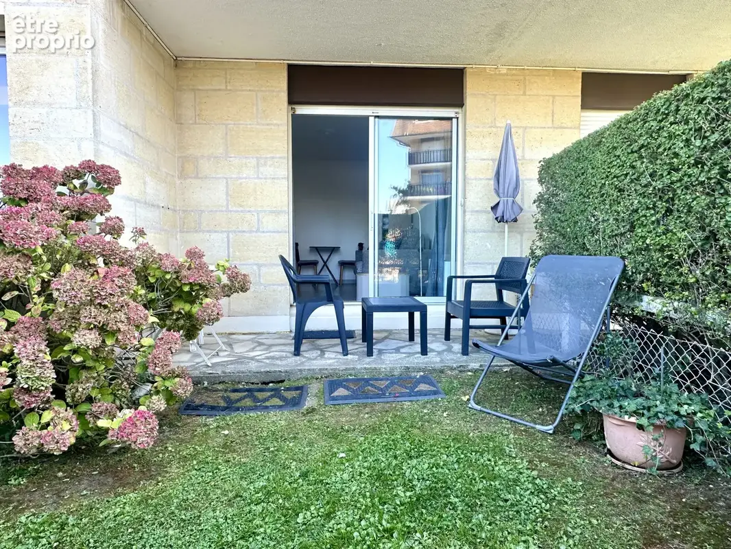 50m des commerces 100m plage superbe f1 rez de jardin + cave + parking - photo 3