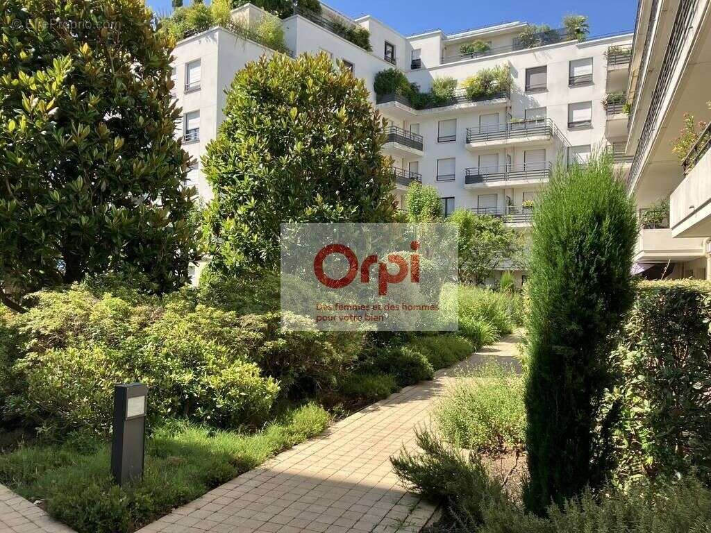 Appartement à ISSY-LES-MOULINEAUX