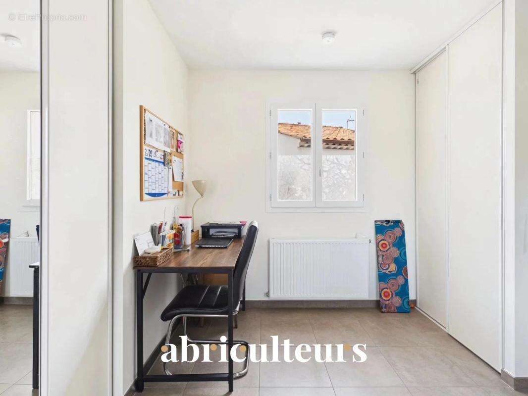Appartement à PELISSANNE