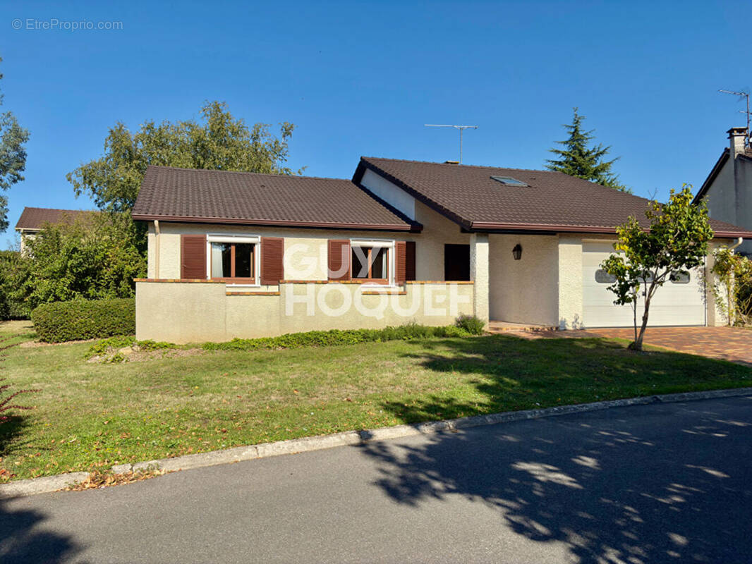 Maison à SOISY-SUR-SEINE