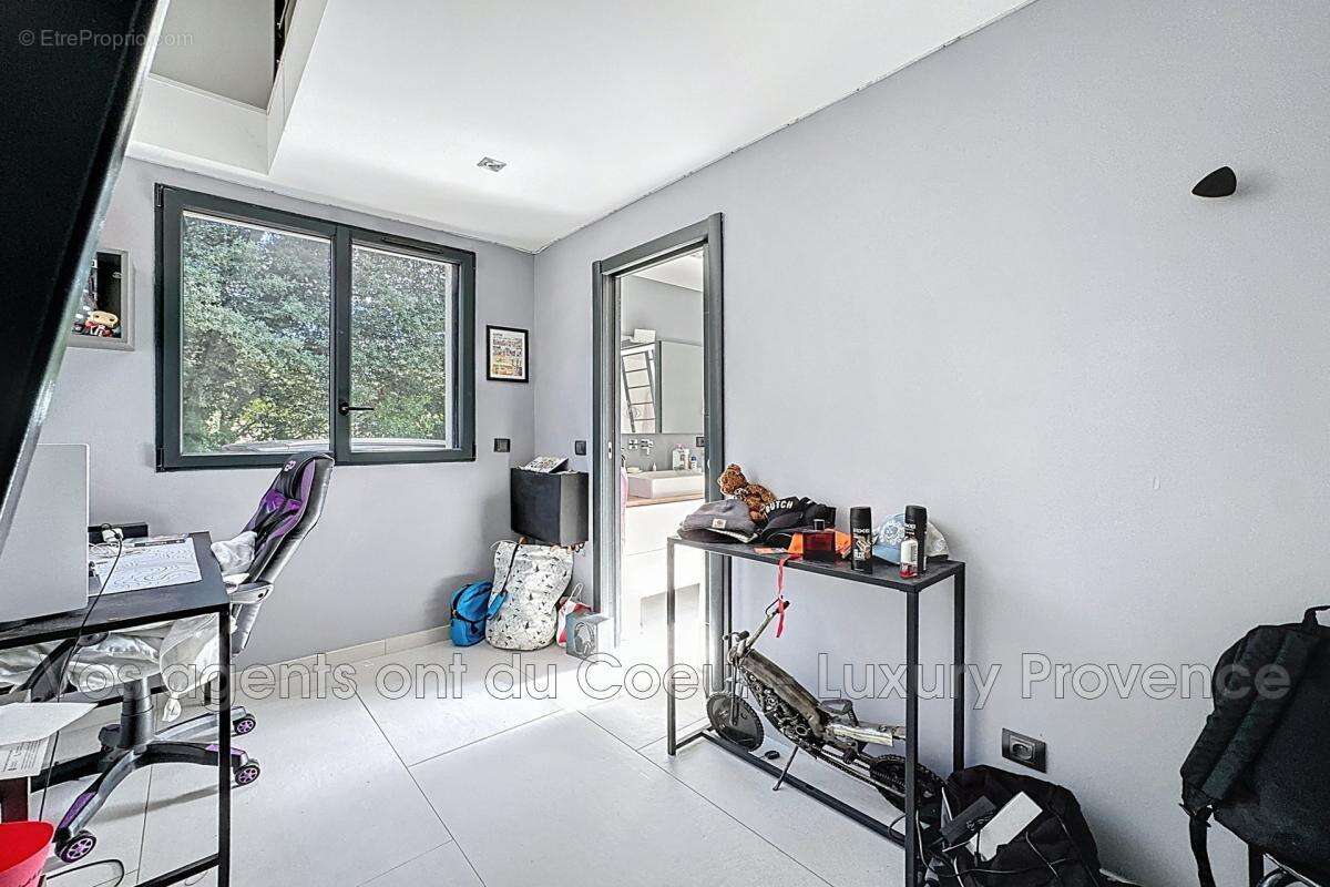 Maison à VAUVENARGUES